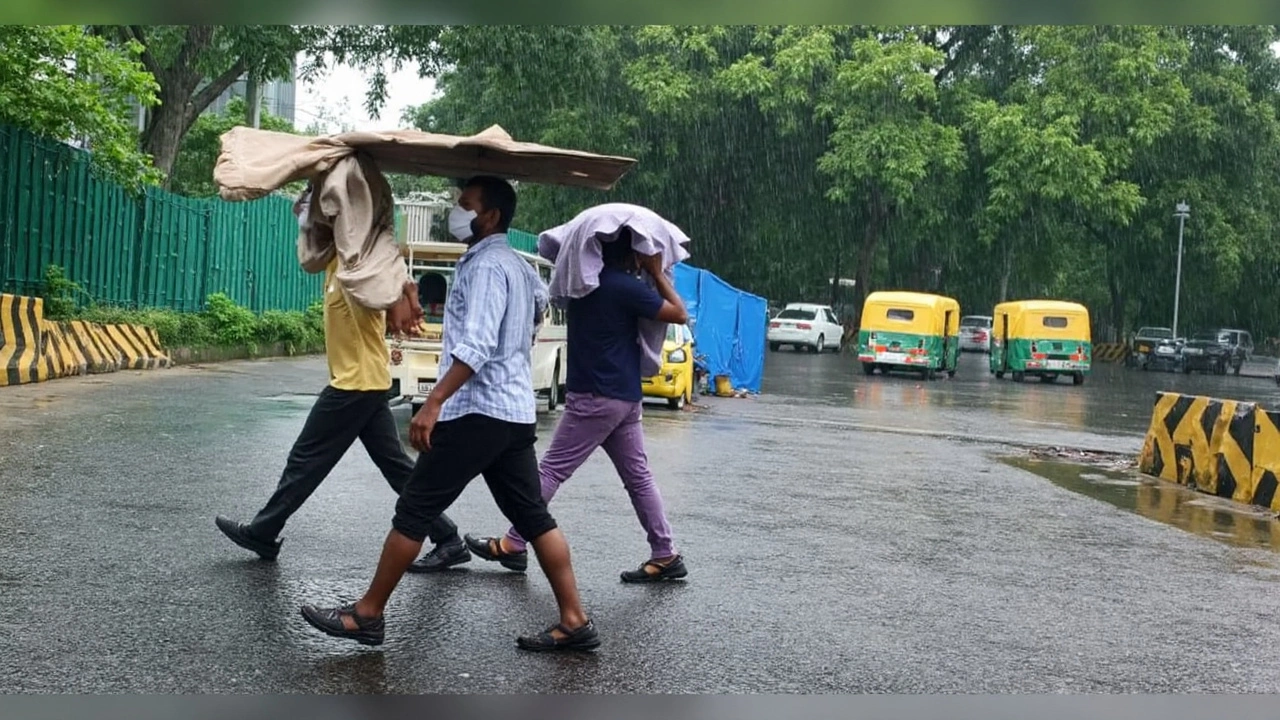 Delhi Weather Update: Monsoon Showers and Rain Alerts Shake Up North India